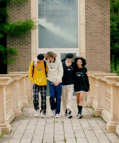 Reebok（リーボック）の「ロマンティック クラウン クルー スウェットシャツ / Romantic Crown Crew Sweatshirt（スウェット・メンズ・イエロー/オフホワイト/ブラック・MEDIUM/SMALL/X-SMALL/XXX-LARGE/LARGE/X-LARGE/XX-LARGE）」の12枚目の写真