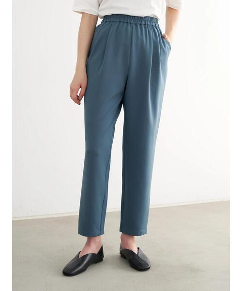 earth music&ecology(アースミュージックアンドエコロジー)の「スッキリリラックステーパードパンツ *(その他パンツ・レディース・ブラック/ピンク/グリーン/ホワイト系その他2・M/L)」の5枚目の写真