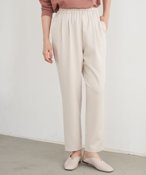 earth music&ecology(アースミュージックアンドエコロジー)の「スッキリリラックステーパードパンツ *(その他パンツ・レディース・ブラック/ピンク/グリーン/ホワイト系その他2・M/L)」の1枚目の写真