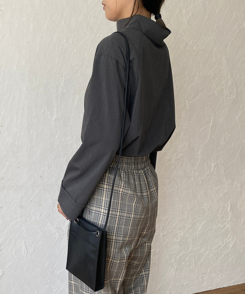 ReNorm（リノーム）の「ミニショルダーバッグ（ショルダーバッグ・レディース・グレイッシュベージュ/ブラック/ゴールド・フリー）」の11枚目の写真