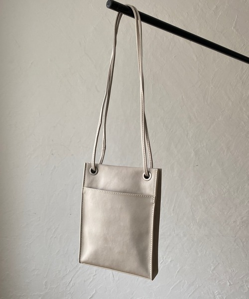 ReNorm（リノーム）の「ミニショルダーバッグ（ショルダーバッグ・レディース・グレイッシュベージュ/ブラック/ゴールド・フリー）」の2枚目の写真