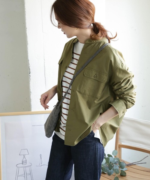 URBAN RESEARCH DOORS（アーバンリサーチドアーズ）の「コットンミリタリースタンドシャツ（シャツ/ブラウス・レディース・カーキ/ネイビー・ONE）」の4枚目の写真
