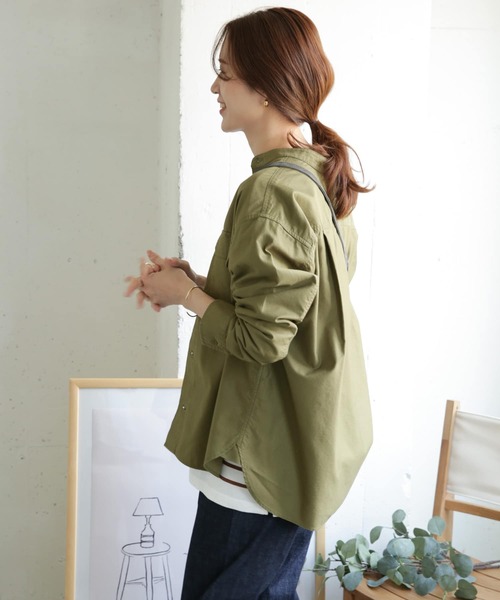 URBAN RESEARCH DOORS（アーバンリサーチドアーズ）の「コットンミリタリースタンドシャツ（シャツ/ブラウス・レディース・カーキ/ネイビー・ONE）」の5枚目の写真
