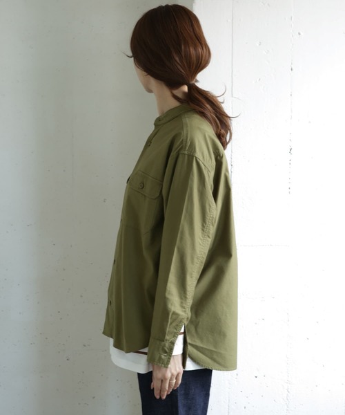 URBAN RESEARCH DOORS（アーバンリサーチドアーズ）の「コットンミリタリースタンドシャツ（シャツ/ブラウス・レディース・カーキ/ネイビー・ONE）」の18枚目の写真