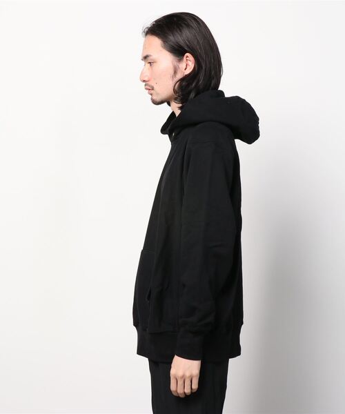 LES TIEN(レスティエン)の「LES TIEN(レス ティエン)CROPPED HOODIE(パーカー・メンズ・ブラック/チャコール・MEDIUM/SMALL/LARGE)」の3枚目の写真