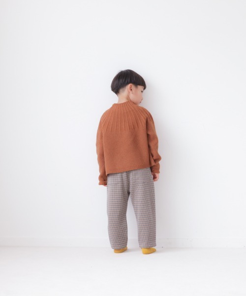 LOWRYS FARM（ローリーズファーム）の「ボタンツキボトルネックニット　218918（ニット/セーター・キッズ・ブラウン/カーキ/アイボリー・110cm/120cm/130cm）」の5枚目の写真