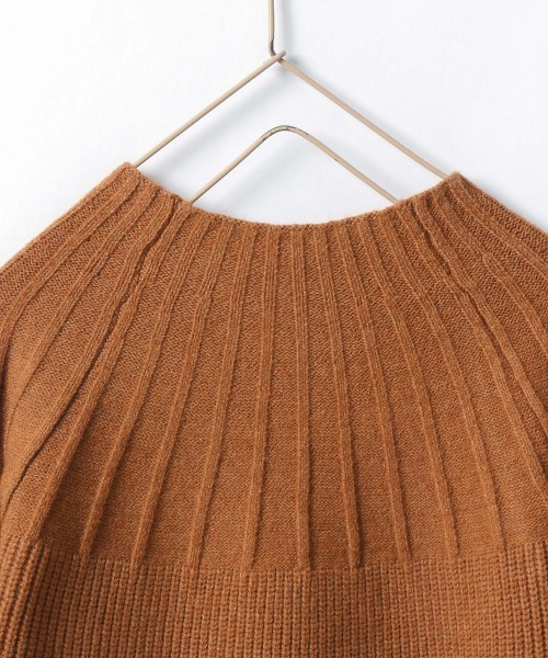 LOWRYS FARM（ローリーズファーム）の「ボタンツキボトルネックニット　218918（ニット/セーター・キッズ・ブラウン/カーキ/アイボリー・110cm/120cm/130cm）」の9枚目の写真