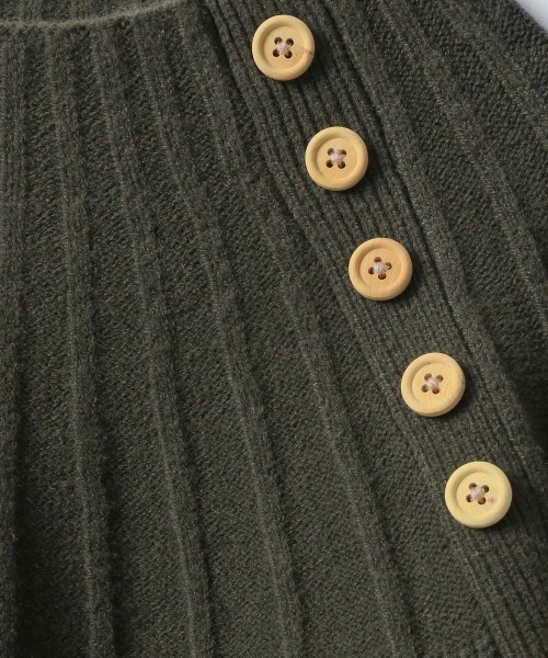LOWRYS FARM（ローリーズファーム）の「ボタンツキボトルネックニット　218918（ニット/セーター・キッズ・ブラウン/カーキ/アイボリー・110cm/120cm/130cm）」の14枚目の写真