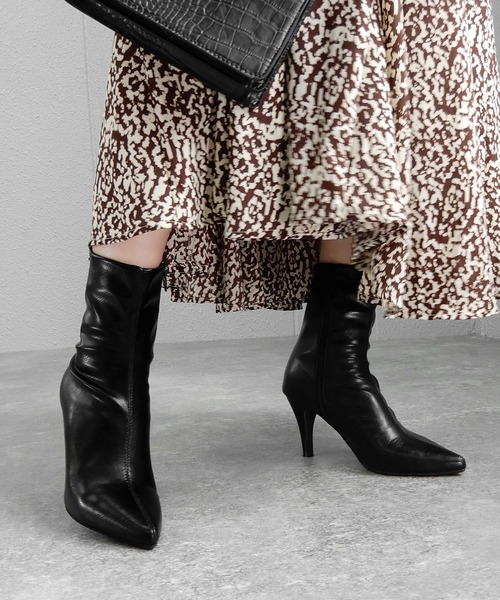 minia(ミニア)の「ポインテッドトゥフェイクレザーショートブーツ ◆(ブーツ・レディース・ブラック・S/M/L/LL)」の5枚目の写真