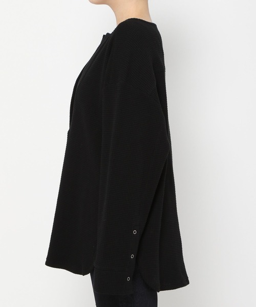 PAGEBOY（ページボーイ）の「ヘビーワッフルVネックプルオーバー（Tシャツ/カットソー・レディース・ブラック/オフホワイト/ブルー/グレイッシュベージュ・FREE）」の19枚目の写真