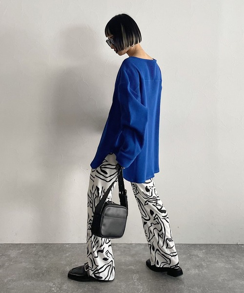 PAGEBOY（ページボーイ）の「ヘビーワッフルVネックプルオーバー（Tシャツ/カットソー・レディース・ブラック/オフホワイト/ブルー/グレイッシュベージュ・FREE）」の17枚目の写真