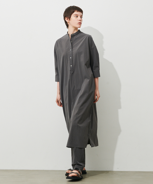 N.O.R.C by the line（ノークバイザライン）の「ナイロンストレッチバンドカラーワンピース（ワンピース・レディース・ブラック/ベージュ/カーキ/ブルー/ダークグレー・S/M/L）」の12枚目の写真