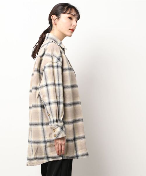 MOUSSY（マウジー）の「HEAVY FLANNEL OVER シャツ（シャツ/ブラウス・レディース・ホワイト/ネイビー/ベージュ・FREE）」の7枚目の写真