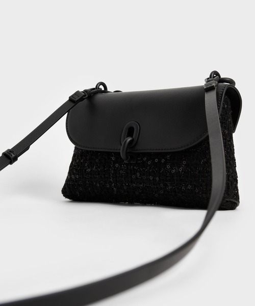 CHARLES & KEITH(チャールズ & キース)の「レン アクリルハンドルフォンポーチ / Wren Acrylic Handle Phone Pouch(ボディバッグ/ウエストポーチ・レディース・グリーン系その他2/ブラック/ブルー系その他3・XS)」の16枚目の写真