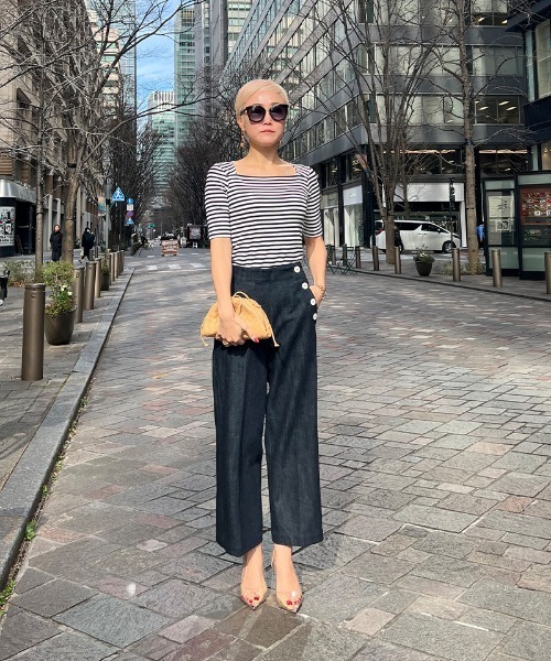 JENNE（ジェンヌ）の「スクエアネック　半袖Ｔシャツ（Tシャツ/カットソー・レディース・ネイビー/レッド・SMALL/LARGE/MEDIUM）」の3枚目の写真