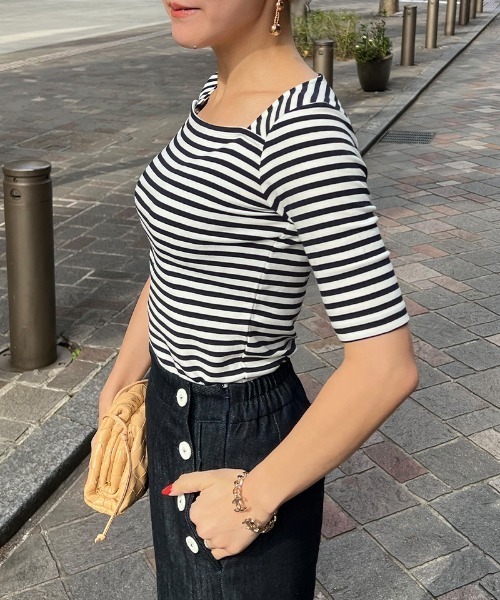JENNE（ジェンヌ）の「スクエアネック　半袖Ｔシャツ（Tシャツ/カットソー・レディース・ネイビー/レッド・SMALL/LARGE/MEDIUM）」の8枚目の写真