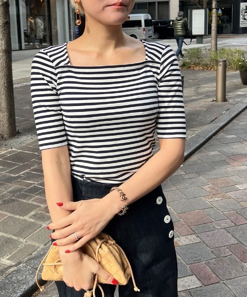 JENNE（ジェンヌ）の「スクエアネック　半袖Ｔシャツ（Tシャツ/カットソー・レディース・ネイビー/レッド・SMALL/LARGE/MEDIUM）」の11枚目の写真