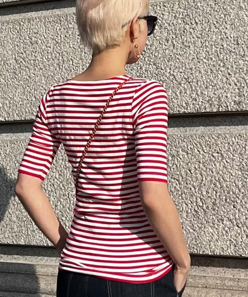 JENNE（ジェンヌ）の「スクエアネック　半袖Ｔシャツ（Tシャツ/カットソー・レディース・ネイビー/レッド・SMALL/LARGE/MEDIUM）」の16枚目の写真