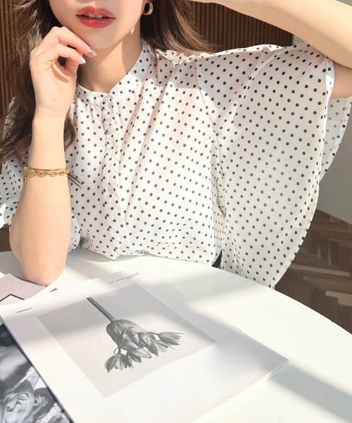 moment+（モーメントプラス）の「【累計販売枚数1万枚突破！】シフォンジョーゼット半袖無地＆ドットプリント アソートラッフルスリーブブラウス（シャツ/ブラウス・レディース・ライトグリーン/ピンク/ターコイズブルー/オフホワイト/ブラック/ブラック系その他/サックスブルー/ホワイト系その他/イエロー/ネイビー・M/L）」の12枚目の写真