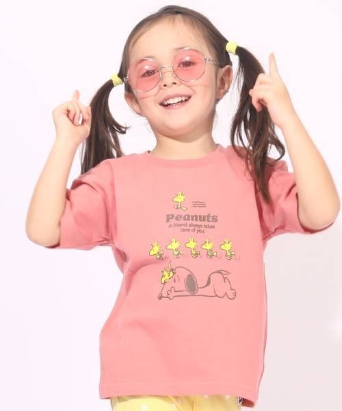 BABYDOLL(ベビードール)の「通販先行・通販限定カラーあり スヌーピー Tシャツ 6741K ベビードール BABYDOLL ベビー キッズ 男の子 女の子(Tシャツ/カットソー・キッズ・イエロー/ゴールド/パープル/コーラルピンク/ピンク系その他/バイオレット/ブラック×ピンク/ナチュラル/ブラック系その他/ベビーピンク/パープル系その他/サンドグレー/ホワイト×レッド/ホワイト×ブラック/ブラック×ホワイト/ストーン/ベージュ・90cm/110cm/140cm/120cm/130cm/100cm/150cm)」の16枚目の写真