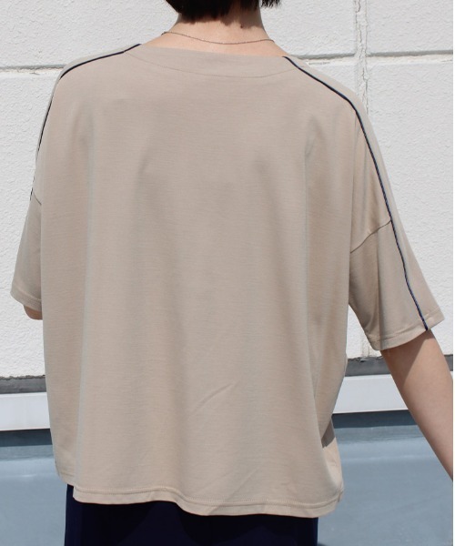 leswel(レスウェル)の「【M~5L 大きいサイズ】配色 パイピング ロゴ Tシャツ(Tシャツ/カットソー・レディース・ネイビー/ラベンダー/ベージュ・3L/5L/LL/4L/L/M)」の10枚目の写真