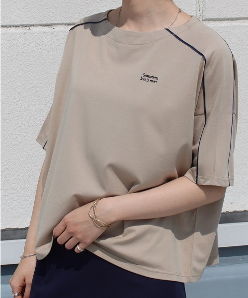 leswel(レスウェル)の「【M~5L 大きいサイズ】配色 パイピング ロゴ Tシャツ(Tシャツ/カットソー・レディース・ネイビー/ラベンダー/ベージュ・3L/5L/LL/4L/L/M)」の9枚目の写真