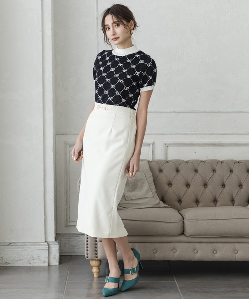 Julia Boutique(ジュリアブティック)の「BBロゴ柄半袖ニットトップス/22031(ニット/セーター・レディース・モカ/ホワイト/アイボリー/ベージュ/ブラック・ONE)」の10枚目の写真