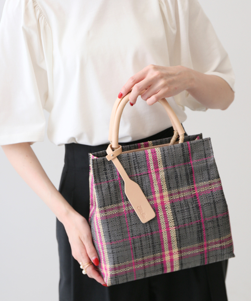 SLOBE IENA（スローブイエナ）の「【ELESAC/エルサック】SLOBE別注 キューブハンドバッグ◆（ハンドバッグ・レディース・ベージュ/グリーン/グレー・FREE）」の4枚目の写真