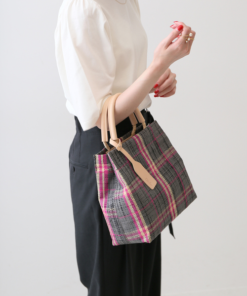 SLOBE IENA（スローブイエナ）の「【ELESAC/エルサック】SLOBE別注 キューブハンドバッグ◆（ハンドバッグ・レディース・ベージュ/グリーン/グレー・FREE）」の6枚目の写真