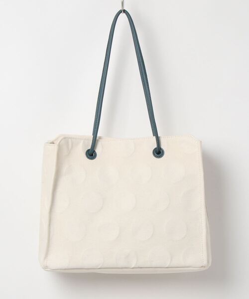 Y'SACCS（イザック）の「ヒートエンボス ポルカドットキャンバストートSサイズ（トートバッグ・レディース・グリーン/ブラック/キャメル/ブルー・FREE）」の8枚目の写真