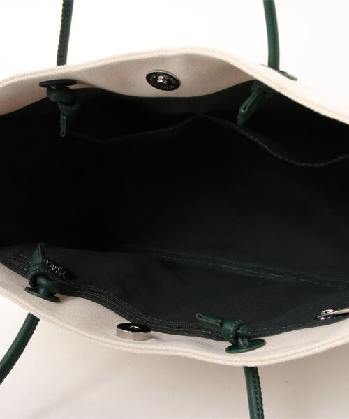 Y'SACCS（イザック）の「ヒートエンボス ポルカドットキャンバストートSサイズ（トートバッグ・レディース・グリーン/ブラック/キャメル/ブルー・FREE）」の5枚目の写真