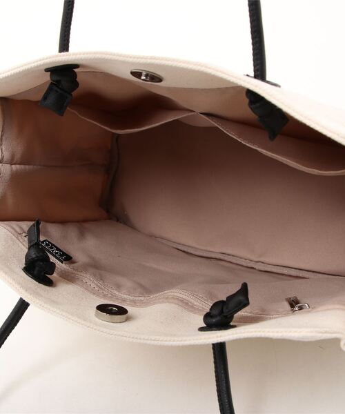 Y'SACCS（イザック）の「ヒートエンボス ポルカドットキャンバストートSサイズ（トートバッグ・レディース・グリーン/ブラック/キャメル/ブルー・FREE）」の11枚目の写真