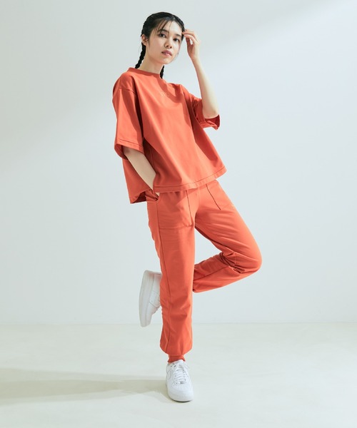 NERGY（ナージー）の「【ドライタッチ】NYCロゴ スウェット半袖プルオーバー（スウェット・レディース・ブラック/オレンジ/パープル系その他・FREE）」の13枚目の写真