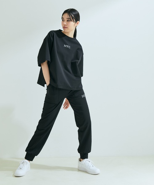 NERGY（ナージー）の「【ドライタッチ】NYCロゴ スウェット半袖プルオーバー（スウェット・レディース・ブラック/オレンジ/パープル系その他・FREE）」の5枚目の写真