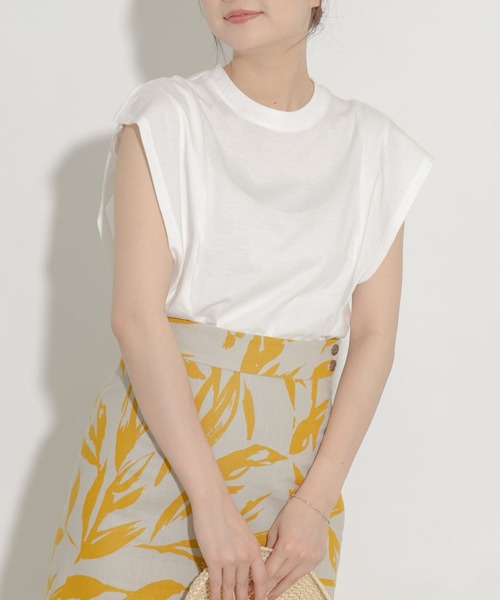 URBAN RESEARCH ROSSO（アーバンリサーチロッソ）の「『WEB/一部店舗限定』デザインスリーブカットソー（Tシャツ/カットソー・レディース・ブラック/ベージュ/オフホワイト・FREE）」の6枚目の写真