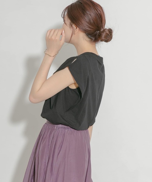 URBAN RESEARCH ROSSO（アーバンリサーチロッソ）の「『WEB/一部店舗限定』デザインスリーブカットソー（Tシャツ/カットソー・レディース・ブラック/ベージュ/オフホワイト・FREE）」の22枚目の写真