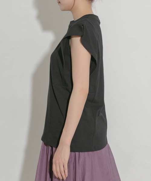 URBAN RESEARCH ROSSO（アーバンリサーチロッソ）の「『WEB/一部店舗限定』デザインスリーブカットソー（Tシャツ/カットソー・レディース・ブラック/ベージュ/オフホワイト・FREE）」の18枚目の写真