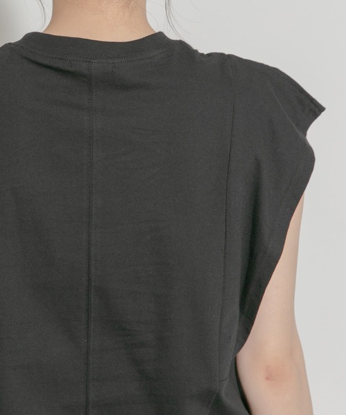 URBAN RESEARCH ROSSO（アーバンリサーチロッソ）の「『WEB/一部店舗限定』デザインスリーブカットソー（Tシャツ/カットソー・レディース・ブラック/ベージュ/オフホワイト・FREE）」の12枚目の写真