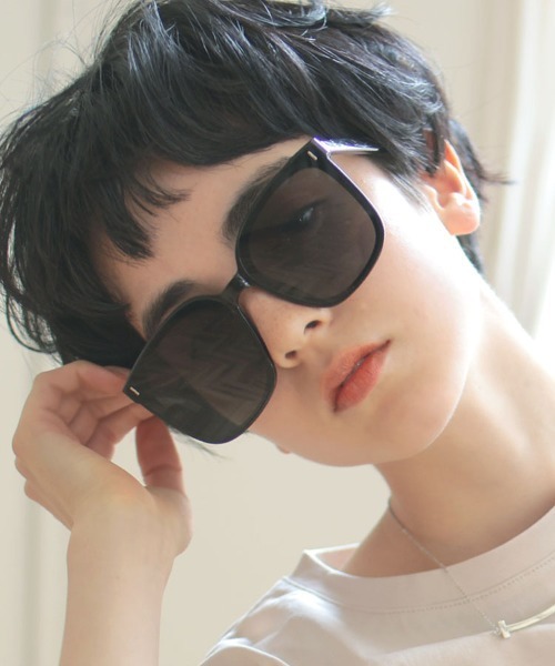 DONOBAN（ドノバン）の「【UVカット率 99％以上】フェミニンウェリントンサングラス（サングラス・レディース・ピンクベージュ/ブラック/ワイン・ONESIZE）」の10枚目の写真
