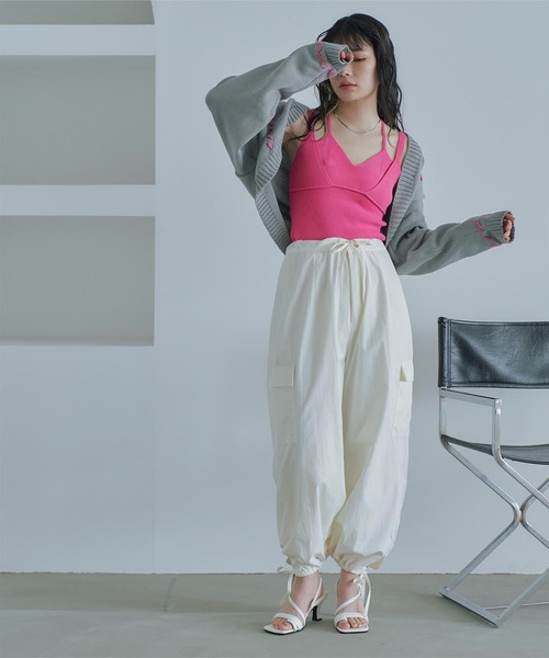 miette（ミエット）の「ダブルストラップニットキャミソール（キャミソール・レディース・ピンク/オレンジ/グリーン/ブルー/ブラック・FREE）」の6枚目の写真