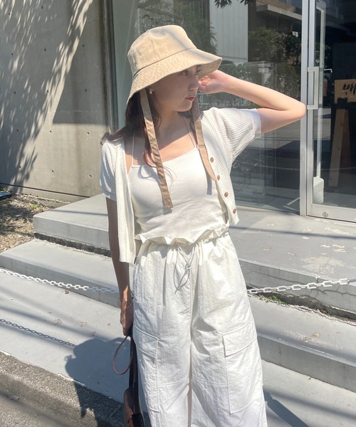 one after another NICE CLAUP（ワンアフターアナザーナイスクラップ）の「【2022AWアイテム】ひも付バケットハット（ハット・レディース・ブラック/ベージュ・FREE）」の4枚目の写真