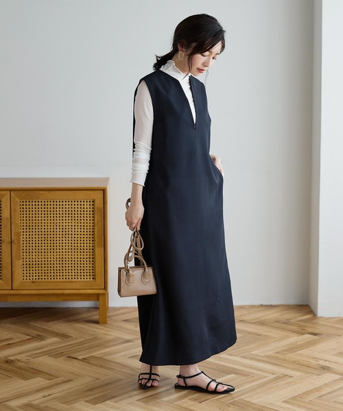 KOBE LETTUCE（コウベレタス）の「Tラインストラップサンダル（サンダル・レディース・ホワイト/シルバー/ブラック/ブラウン・S/L/LL/M）」の11枚目の写真