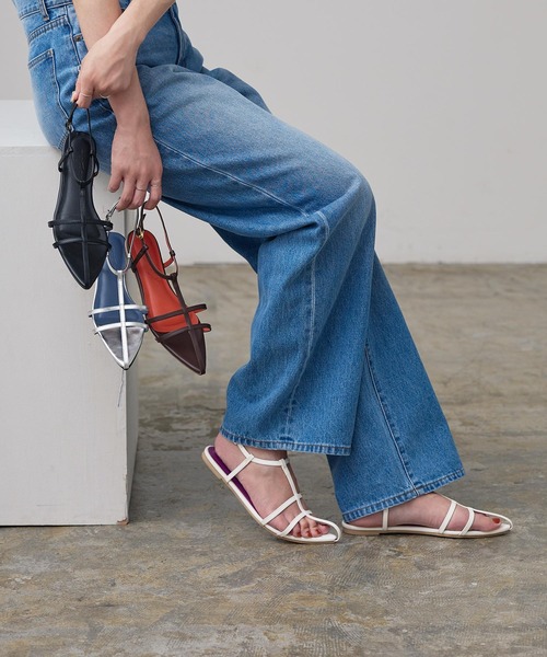 KOBE LETTUCE（コウベレタス）の「Tラインストラップサンダル（サンダル・レディース・ホワイト/シルバー/ブラック/ブラウン・S/L/LL/M）」の7枚目の写真