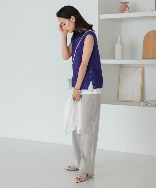 KOBE LETTUCE（コウベレタス）の「Tラインストラップサンダル（サンダル・レディース・ホワイト/シルバー/ブラック/ブラウン・S/L/LL/M）」の14枚目の写真