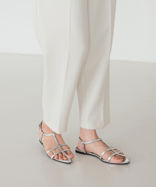 KOBE LETTUCE（コウベレタス）の「Tラインストラップサンダル（サンダル・レディース・ホワイト/シルバー/ブラック/ブラウン・S/L/LL/M）」の15枚目の写真