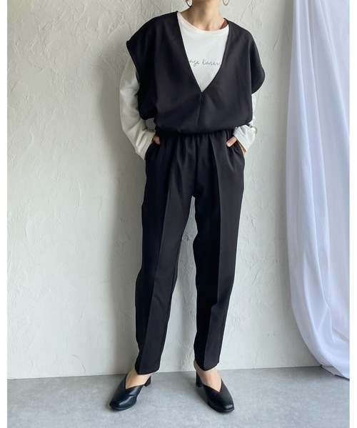 She's Closet(シーズクローゼット)の「【低身長向け/高身長向けサイズあり】ノーカラー深Vネックベスト&パンツスタイル セットアップ(セットアップ・レディース・ブラック/カーキ/グレイッシュベージュ/モカ/ネイビー・FREE/TALL/SHORT)」の17枚目の写真