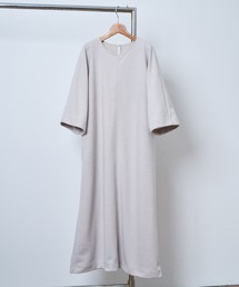 audrey and john wad（オードリーアンドジョンワッド）の「クルーネックワイドスリーブロングワンピース（ワンピース）」