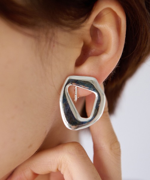 un dix cors（アンディコール）の「さりげない存在感　サークルモチーフイヤリング（イヤリング・レディース・シルバー/ゴールド・FREE）」の5枚目の写真