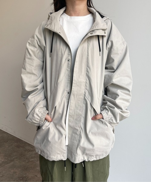 CPCM(シーピーシーエム)の「綿ナイロンフーデッドジャケット(ブルゾン・メンズ・アイボリー/チャコールグレー/カーキ・MEDIUM/LARGE)」の2枚目の写真