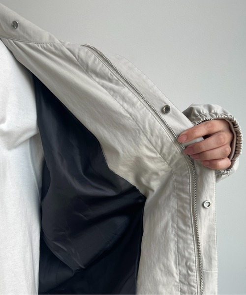 CPCM(シーピーシーエム)の「綿ナイロンフーデッドジャケット(ブルゾン・メンズ・アイボリー/チャコールグレー/カーキ・MEDIUM/LARGE)」の19枚目の写真